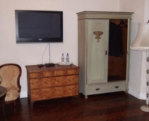 Genuine 1920's vintage hotel