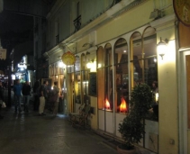 An authentic small restaurant in one of the most charming streets of Paris 