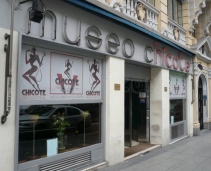 A historic cocktail bar in Gran Via