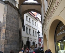 Walking tour: East of Charles Bridge and the old town square