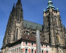 Walking tour: East of Charles Bridge and the old town square