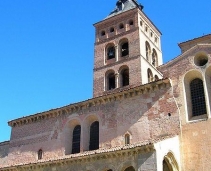 Walking in great Segovia old town