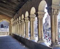 Walking in great Segovia old town