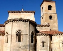 Walking in great Segovia old town