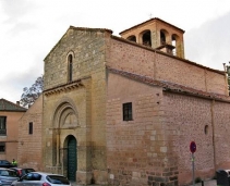 Walking in great Segovia old town