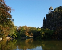 Walk in the Parc des Buttes Chaumont