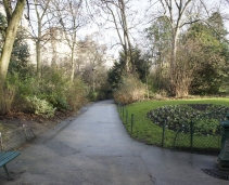 Walk in the Parc des Buttes Chaumont