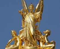One of the most beautiful monuments in Paris. A must!