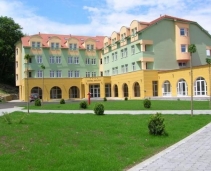 Salt water pool, restaurant and hotel