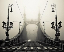 Live the romance of walking over the Danube