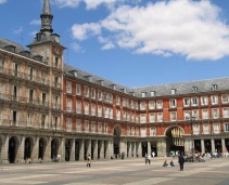 A superb plaza in the heart of the old town