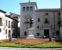 Charming pedestrian 15th century plaza