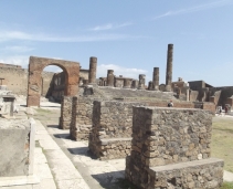 Pompeii: the city of ashes